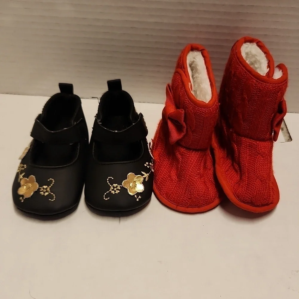 Christmas Boots Red Faux fur lined  and Black Mary Jane shoes black gold size 1